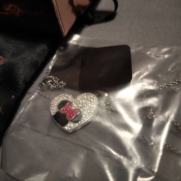 5 pieces of silver Disney jewelry - Picture 3 of 9